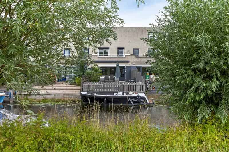 Eengezinswoning Stevenshof Leiden: Dakterras Tuin Vaarwater