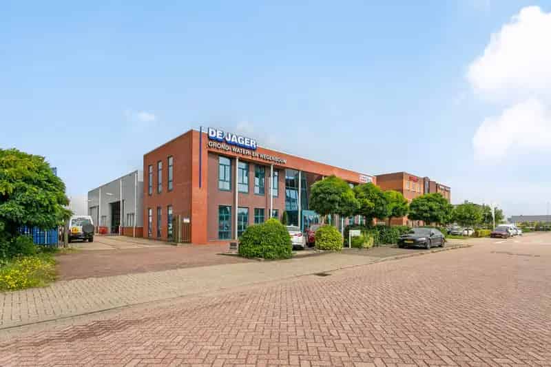 Kantoorruimte te huur Sliedrecht 179m2 inclusief parkeerplaatsen