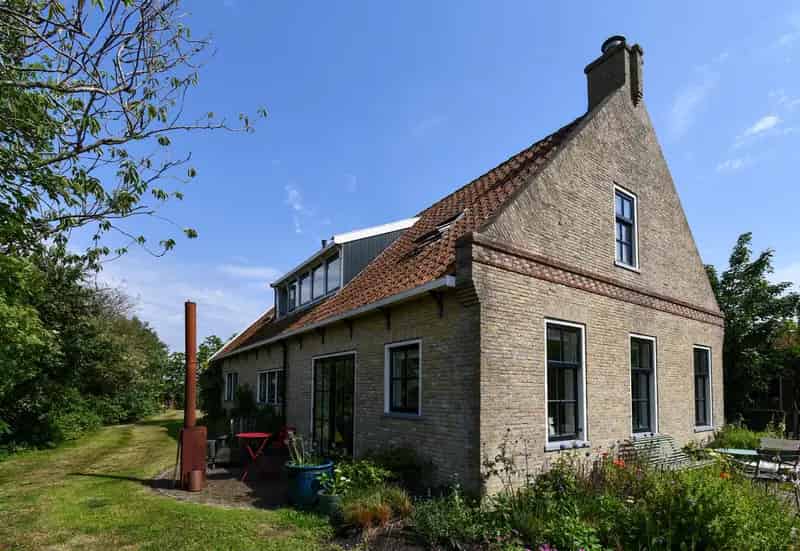 Terschellinger Woonboerderij te Koop Landerum