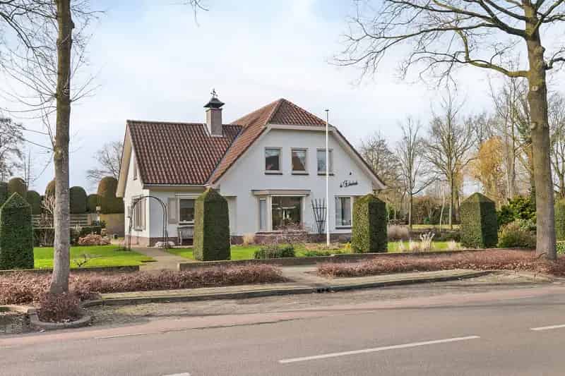 Royale Vrijstaande Woning te koop Scherpenzeel