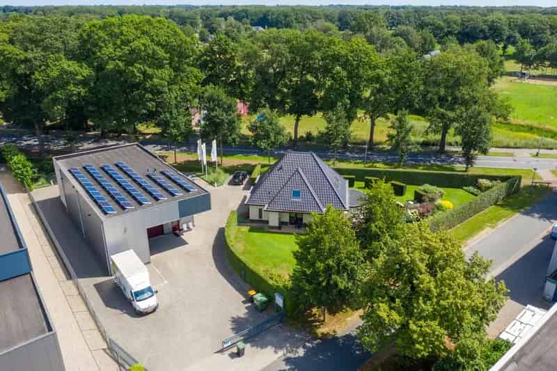Bedrijfshal Aalten te koop: Showroom, bedrijfsruimte en bedrijfswoning