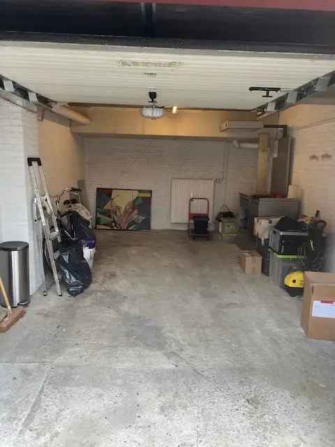 Garagebox Amsterdam -  Elektra, Water, Verwarming, Roldeur