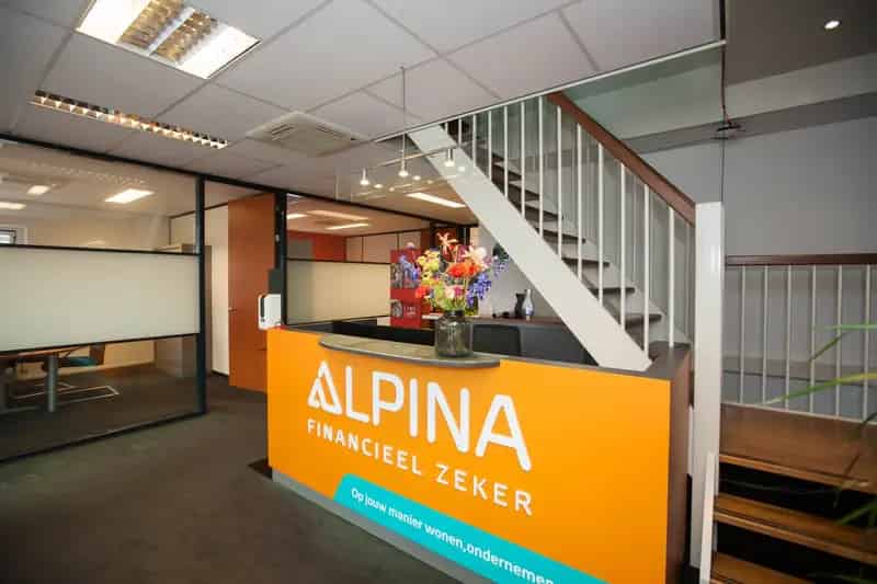 Kantoor Aalten: Modern Appartement met Kantoorruimte 224m2