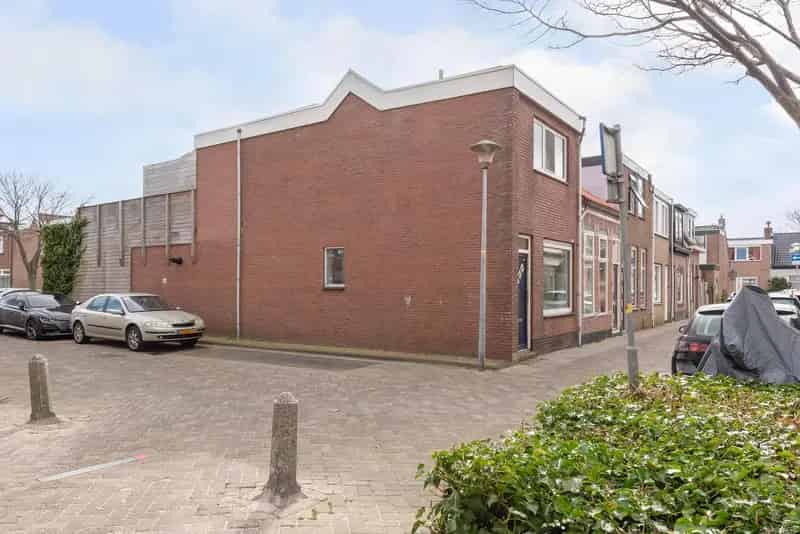 Gerenoveerde Eindwoning Den Helder 2 slaapkamers Dakterras