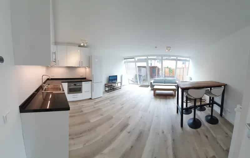 Kamer Amsterdam Zuid-Oost 9 44m2 Gemeubileerd  Deels huis
