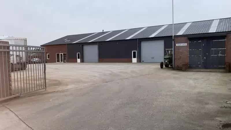 Magazijnen te huur 460m2 en 200m2 Nieuwe hallen