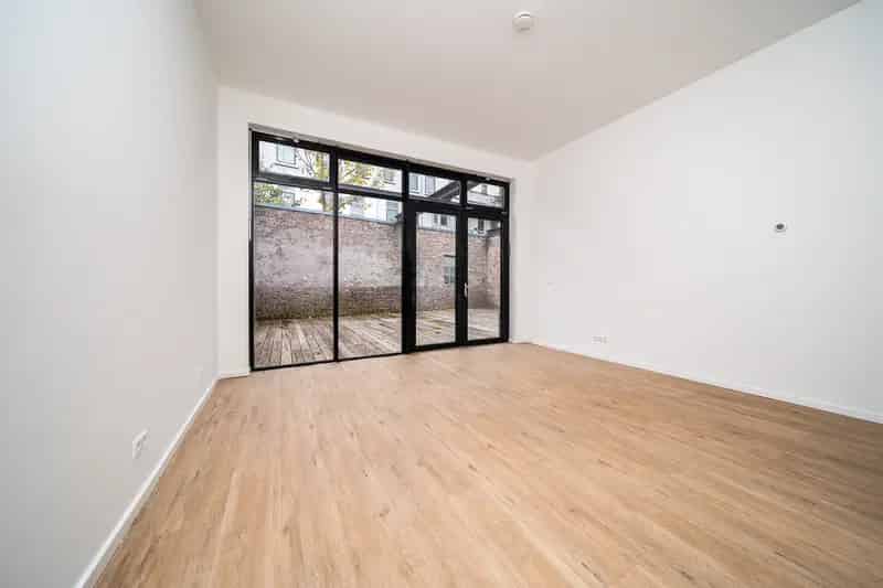 Mooie gerenoveerde 4 kamer benedenwoning Coolhaveneiland