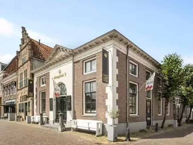Multifunctioneel pand Edam: Winkel, Horeca, 2300m³