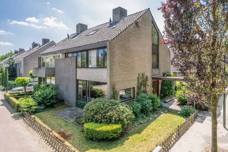 Royale 2 1-kap woning met garage te Son en Breugel