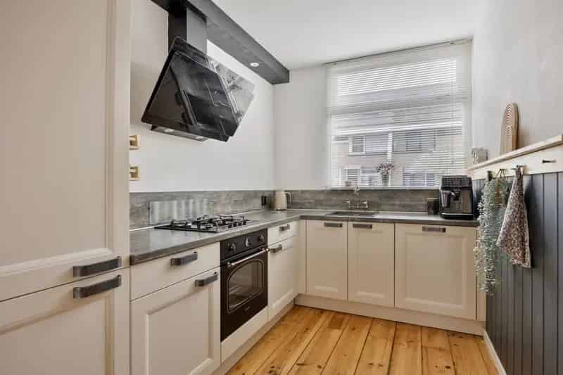Huis te koop Oss: Ruime 4 Slaapkamers, Moderne Keuken, Zonnige Tuin