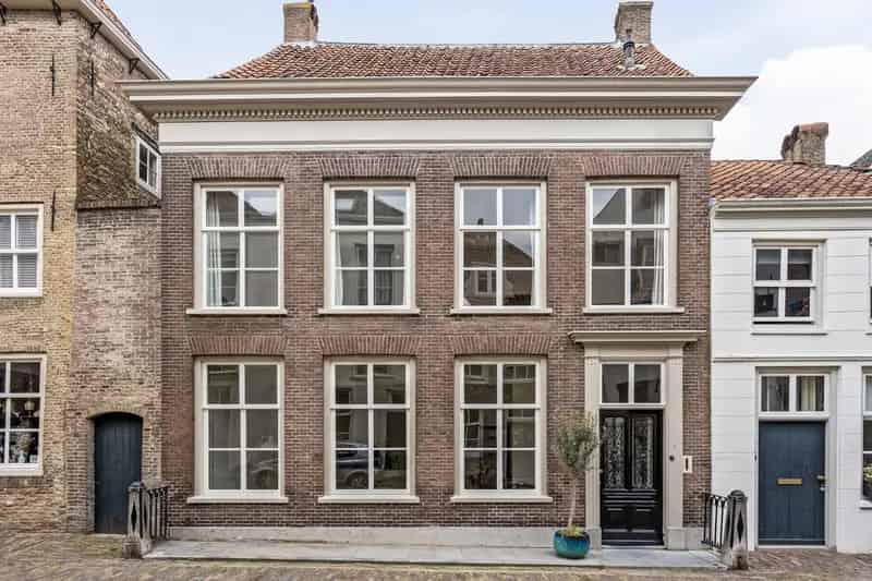 Huis te koop Heusden: Sfeervolle Stadsvilla met 4 slaapkamers