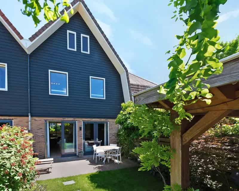Huis te koop Hooglanderveen: Ruime gezinswoning met 8 zonnepanelen
