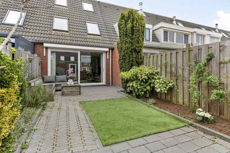 4 Slaapkamers  Eengezinswoning  Oud IJsselmonde  Zonnige Tuin