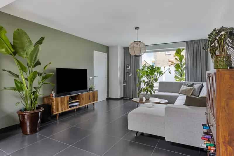 Tweekapper Vlijmen: Ruime woning met 3 slaapkamers, airco en garage