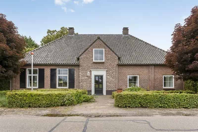Huis te koop Beuningen 4 slaapkamers grote garage