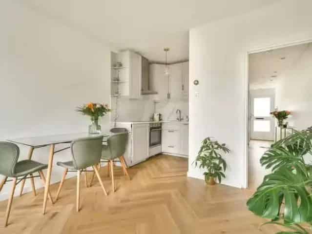 Instapklare Benedenwoning Buitenveldert Tuin Moderne Keuken
