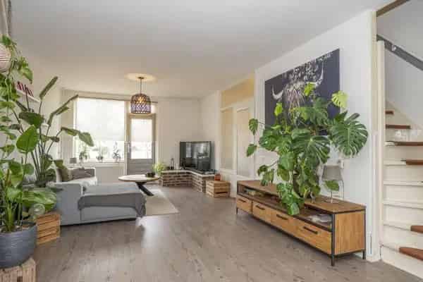 Ruime Tussenwoning 4 Slaapkamers Grevenbicht Garage Tuin Balkon