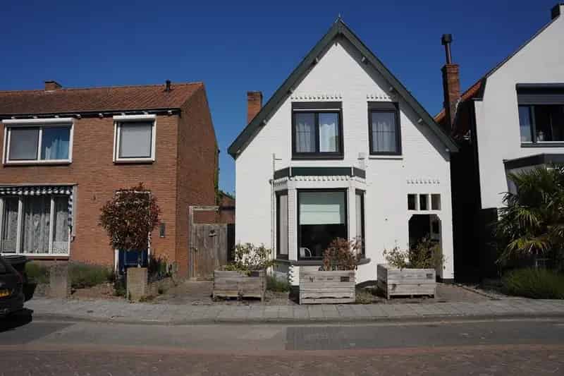 Jaren 20 woning met charme ruimte grote tuin en overdekt terras nabij strand