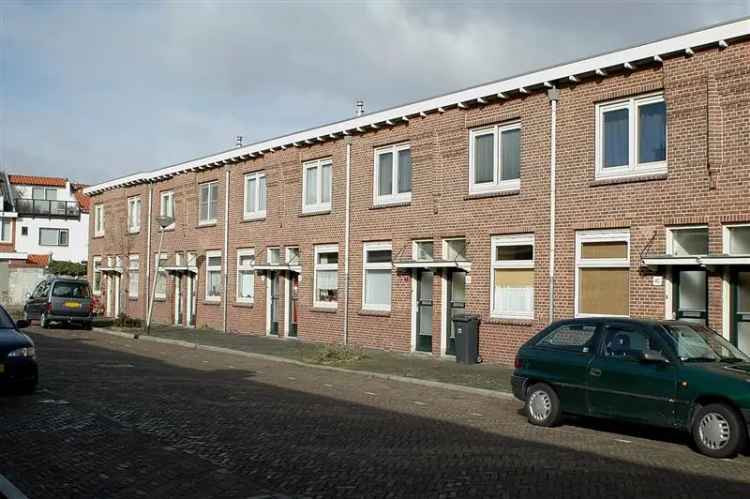 Te Koop: Eengezinswoning 2 Slaapkamers en Berging