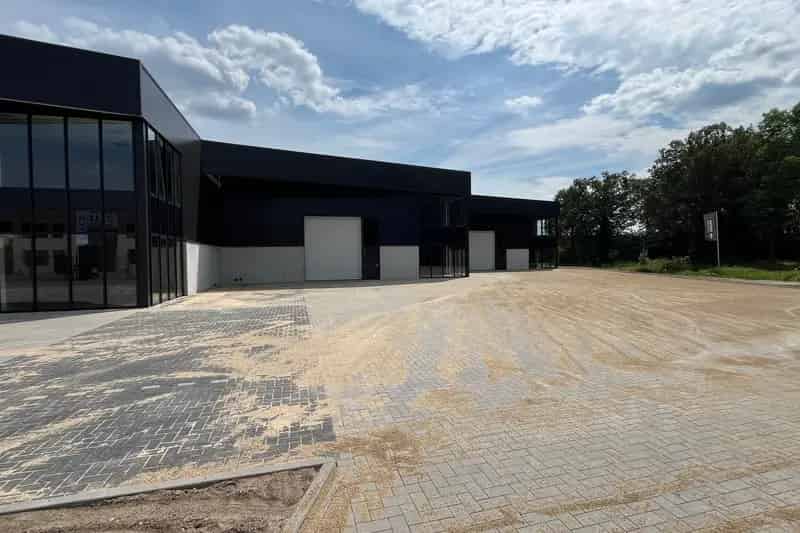 Bedrijfshal te huur Weert 845m²