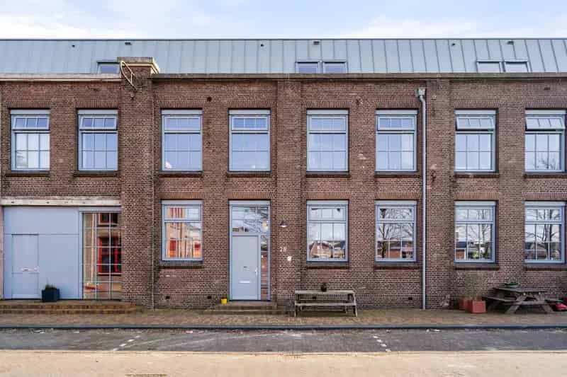 Huis te koop Ede: Luxe herenhuis met 3 slaapkamers en tuin