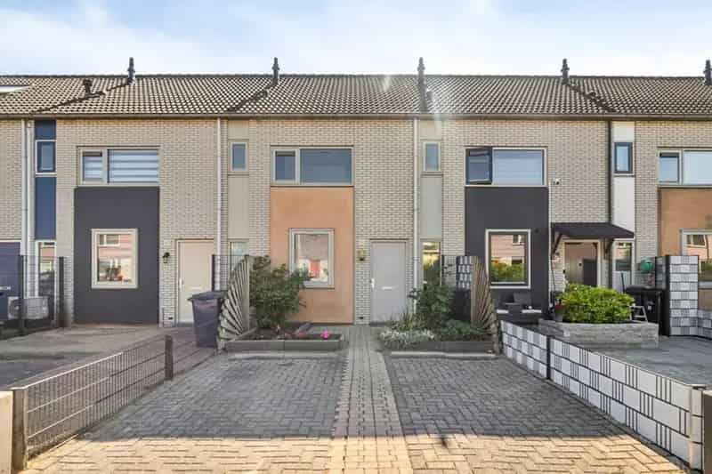 Ruime Hoekwoning Almere 4 Slaapkamers Kindvriendelijke Wijk