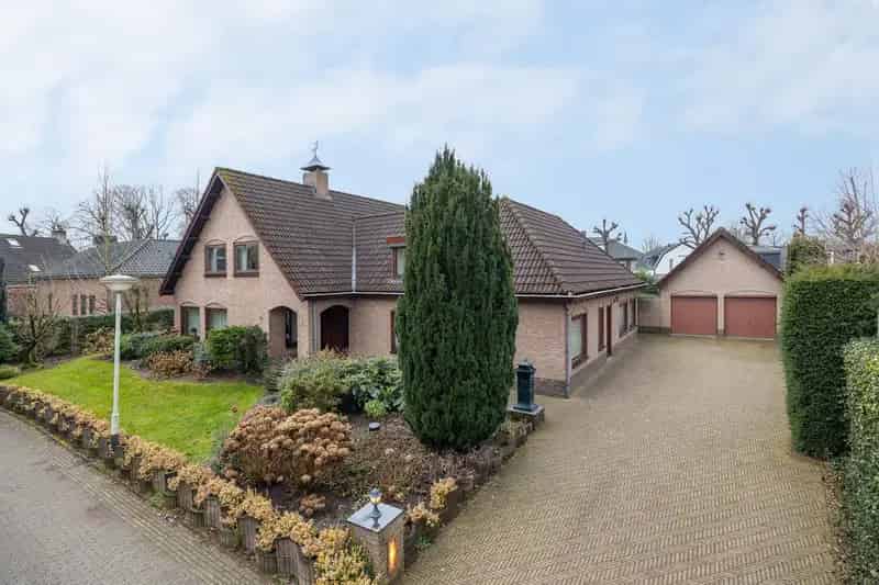 Huis te koop Breda Zuid: 5 slaapkamers, kantoor, garage