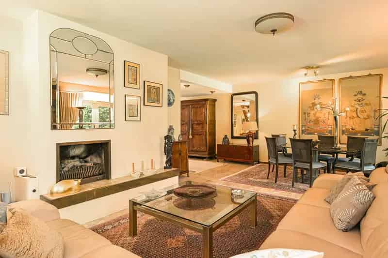 Huis te Koop Wassenaar Bloemcamplaan Ruime Villa Parktuin