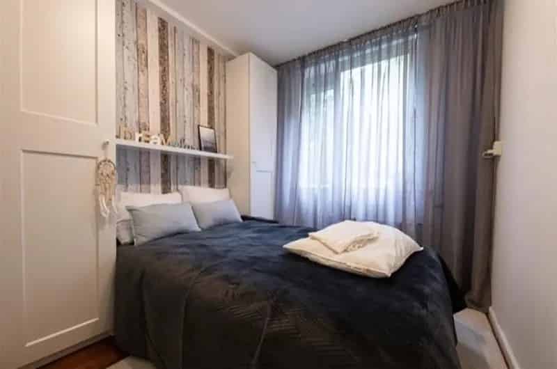 Ruime Slaapkamer in Licht Appartement Bos en Lommer