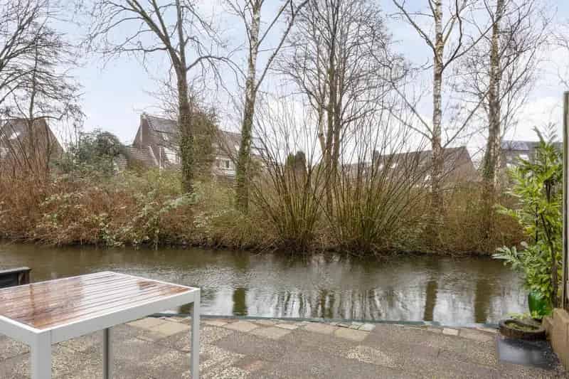 5 Slaapkamers Waterwoning Ruime Living Moderne Badkamer