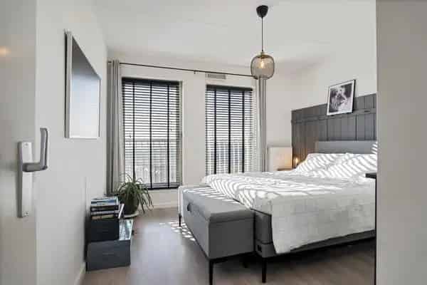 Top appartement Oosterheem  Uitzicht groen water