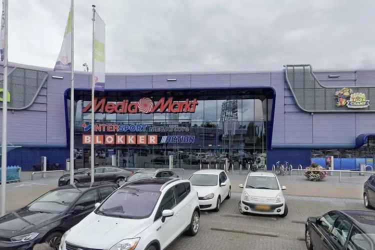 1052 m2 Winkelruimte te Huur Retailpark Roermond