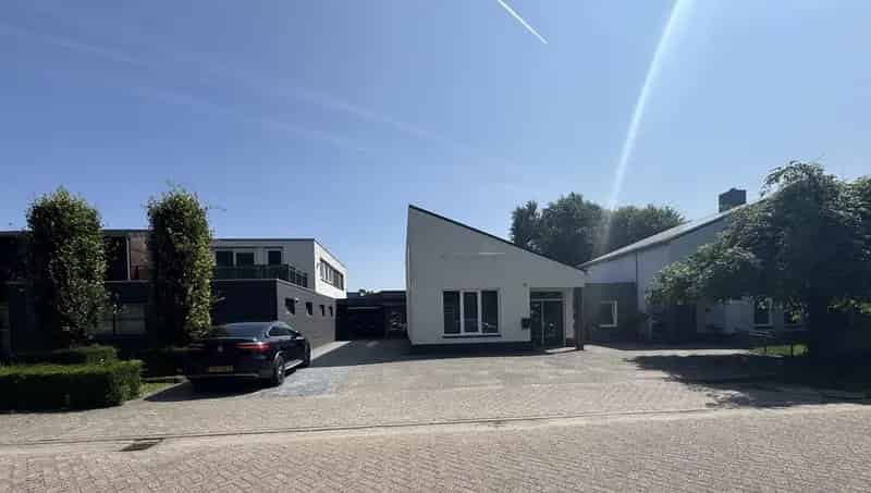Bedrijfshal te huur Someren - Showroom 183m²