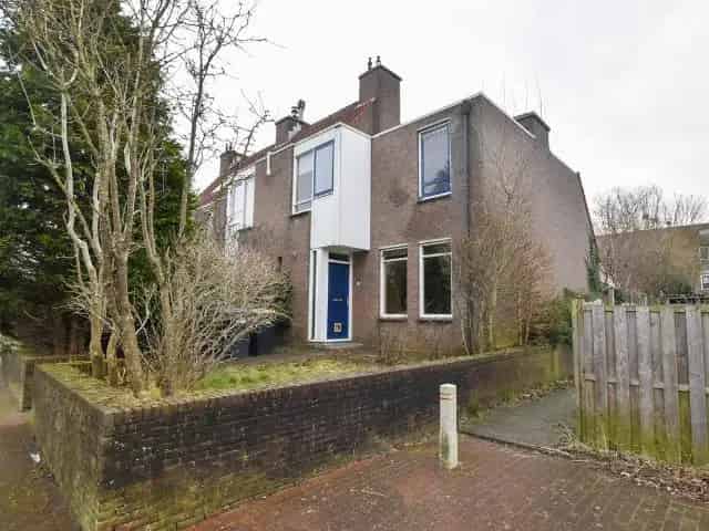 Ruime Hoekwoning Lelystad Veel Potentie Klussers 290m2 Tuin