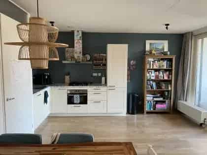 1 kamer studio 76m2 Utrecht mei-juli