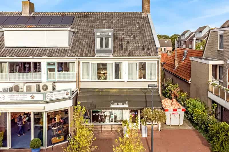 Winkelpand te koop De Kwakel: Winkelruimte met bovenwoning en garage