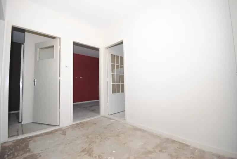 3 Kamer Appartement Den Haag  Dubbel Glas Balkon Fietsenberging