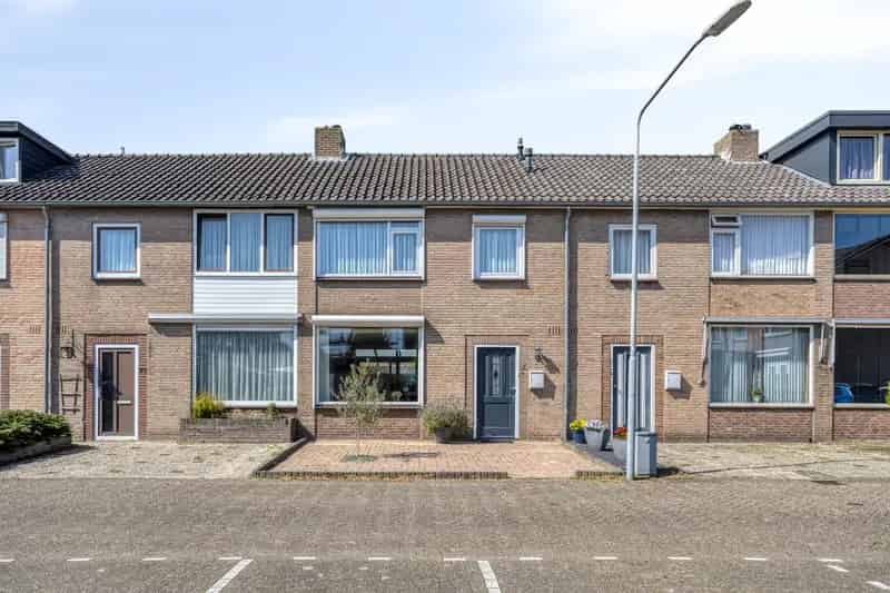 Tussenwoning Made Asterstraat 3 slaapkamers serre tuin