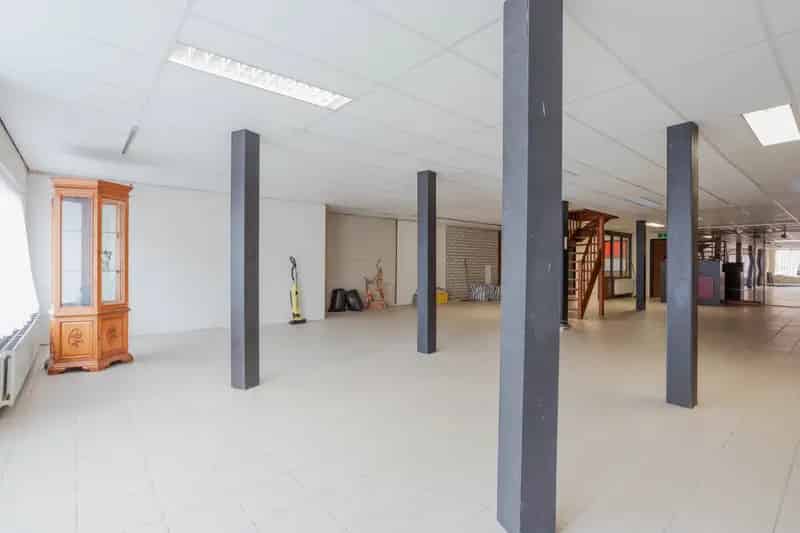 Huis te koop Heereplein Raamsdonksveer: Winkel woonhuis 392m2