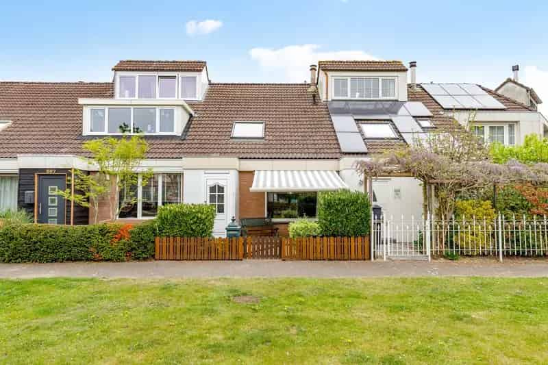 Huis te koop Almere Haven: Gezinswoning met garage en diepe tuin
