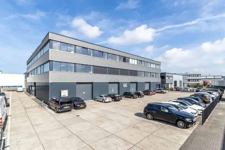 1353 m2 Kantoorruimte te Huur Zwanenburg
