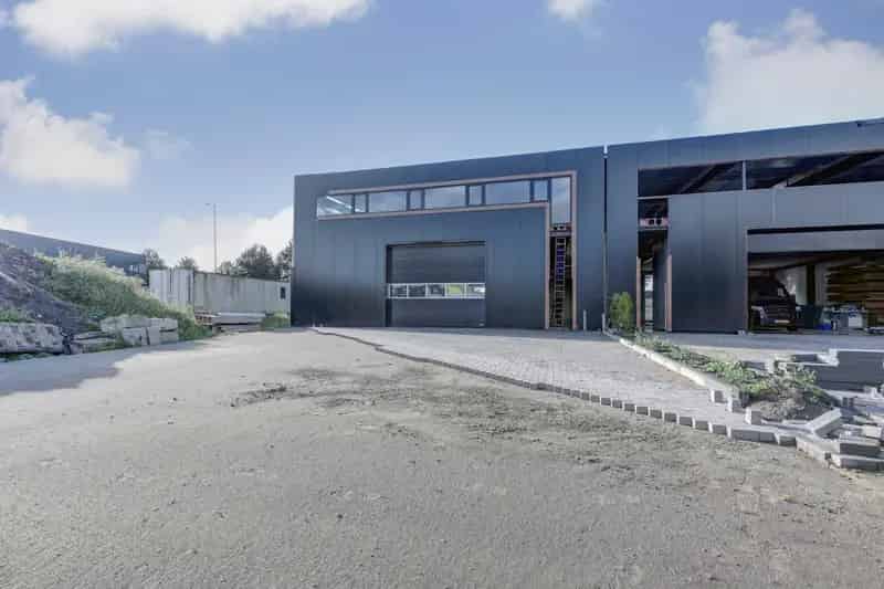 Bedrijfshal te koop Sint-Maartensdijk 718m2