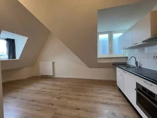 Bovenwoning Rotterdam 30m2 2 Kamers 1909