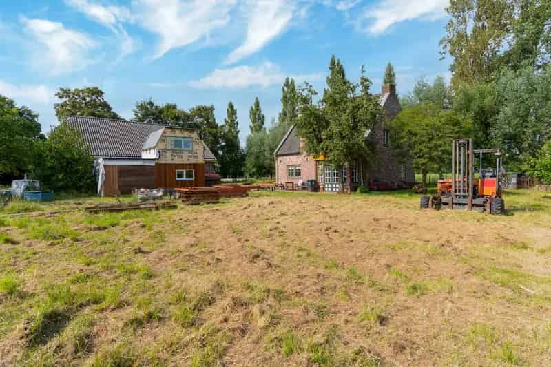 Vrijstaande woning Nijmegen Ruim Perceel Schuur
