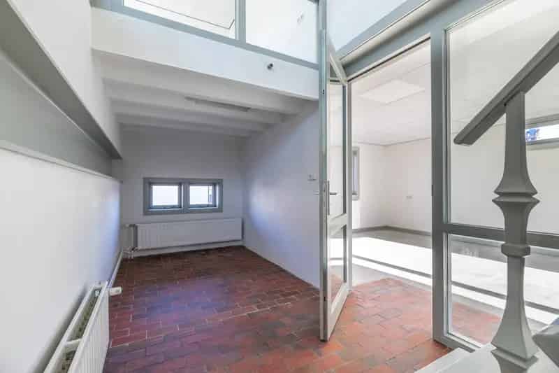 Kantoorpand te koop Soest 189m² Bedrijventerrein