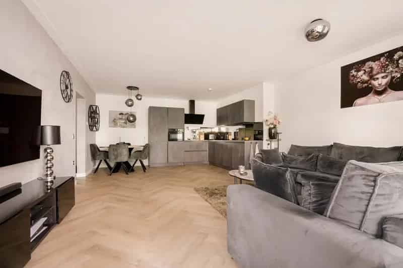 Luxe 3 Kamer Appartement Haarlem  Geheel Gemoderniseerd