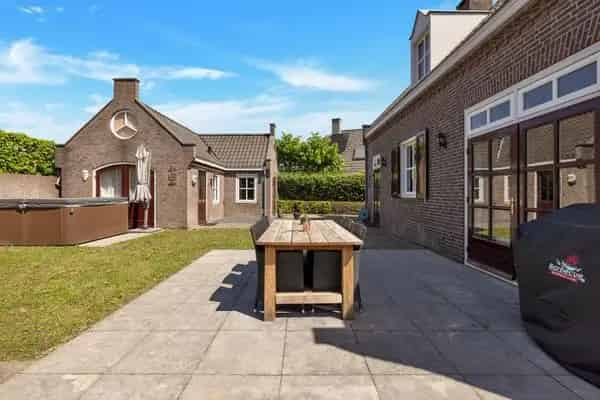 Vrijstaande woning Oerle met gastenverblijf 4 slaapkamers en sauna