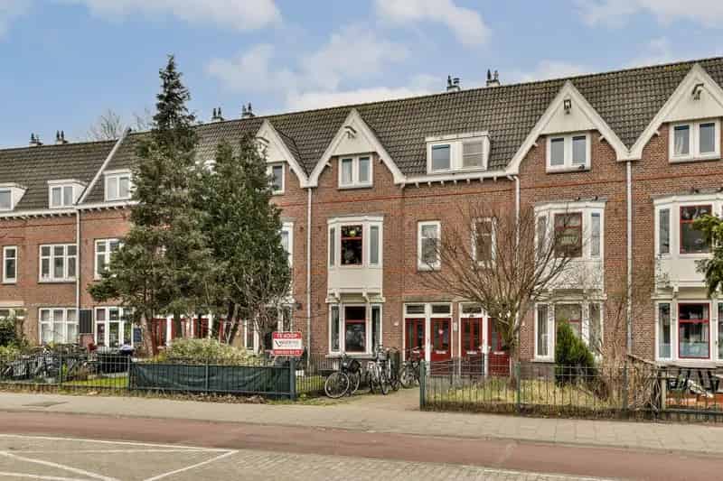 Amsterdam Noord Benedenwoning Te Koop Ruime Tuin Berging