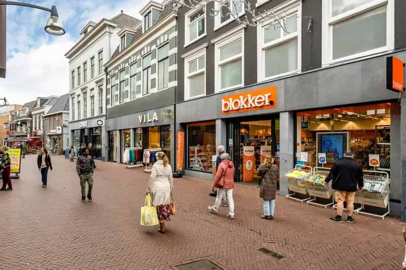 Winkel te Huur Leeuwarden Ruiterskwartier 219m2