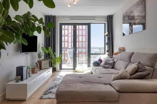 Gemeubileerd Appartement 12e Verdieping Balkon Twee Slaapkamers